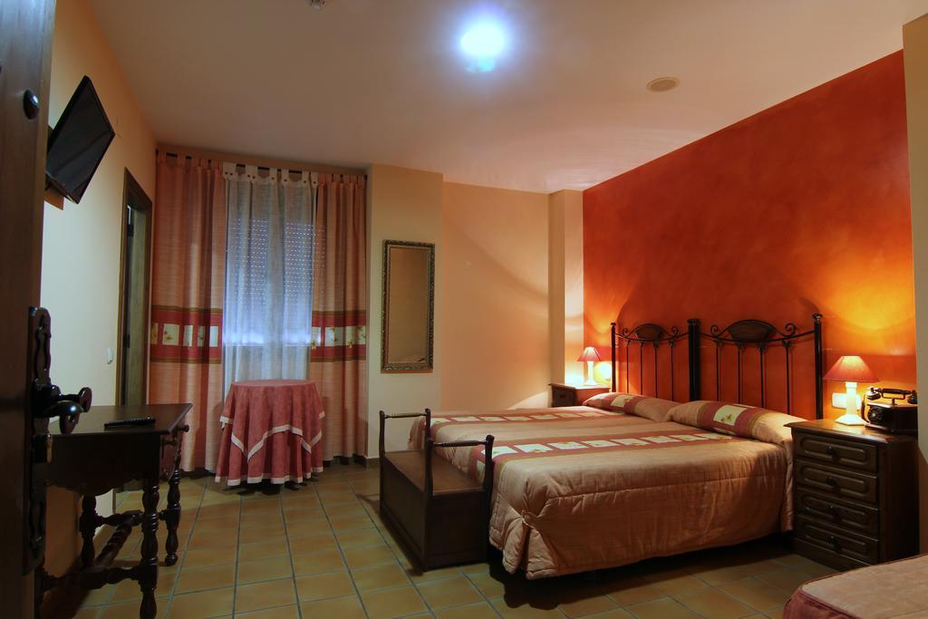Tejeda de Tiétar Hotel Rural Hojaranzos מראה חיצוני תמונה